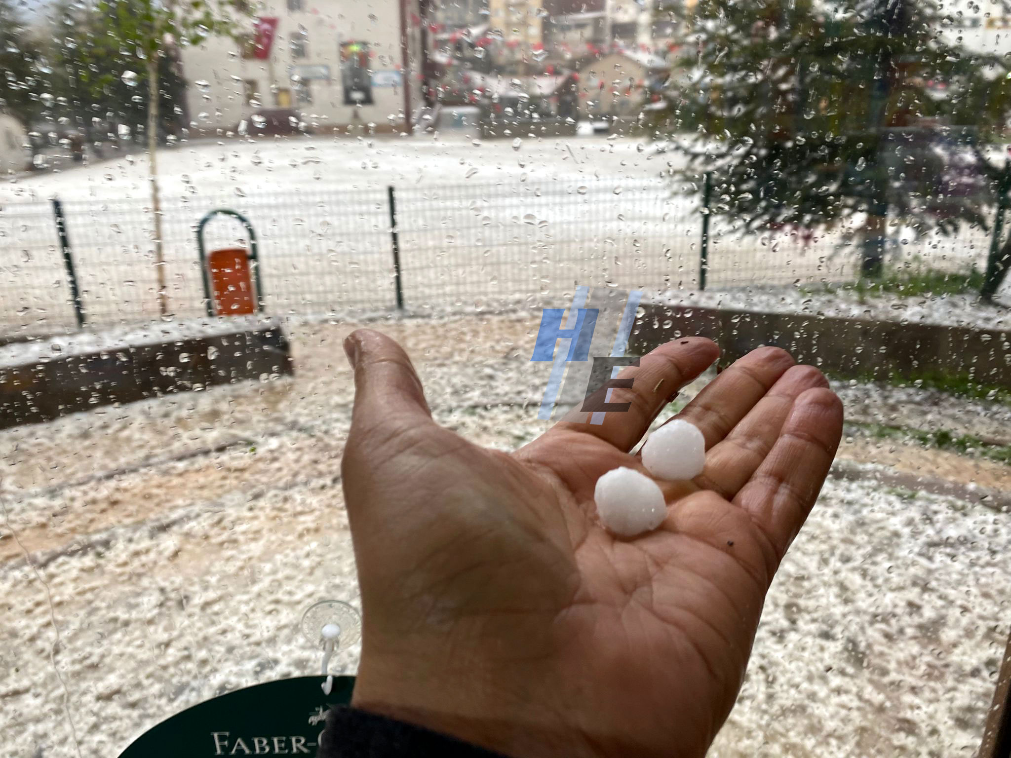 Dolu Yağışı Kayısı Üreticisini Vurdu