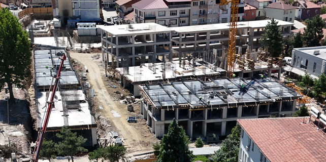 Hekimhan’da Çarşı Projesinde İnşaatlar Yükseliyor